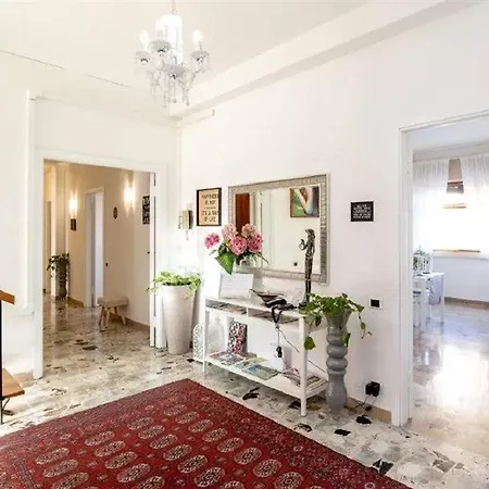 Attico Di Luna Guest house