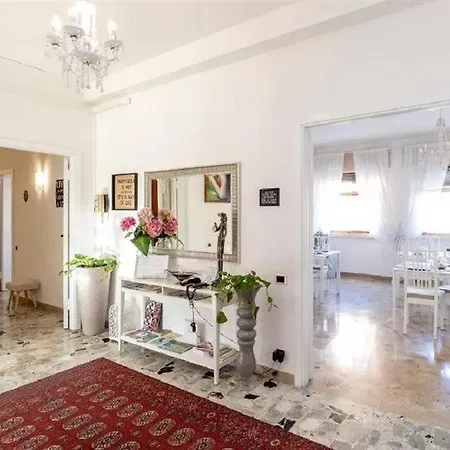 ゲストハウス Attico Di Luna 2*