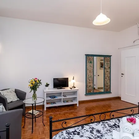 Attico Di Luna ゲストハウス ヴェローナ