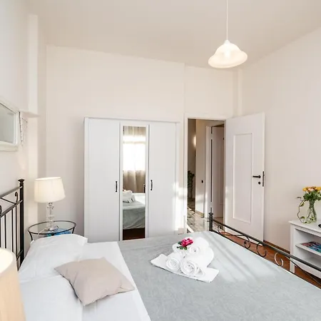 Attico Di Luna Guest house